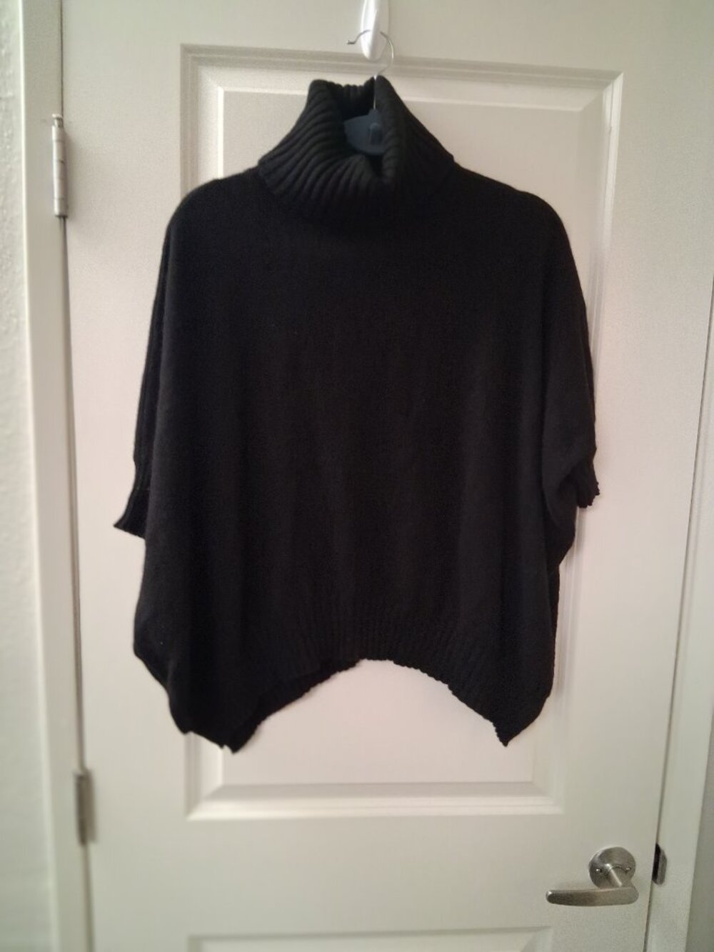 Ann Taylor Women's 100% Cashmere Poncho Sweater Black